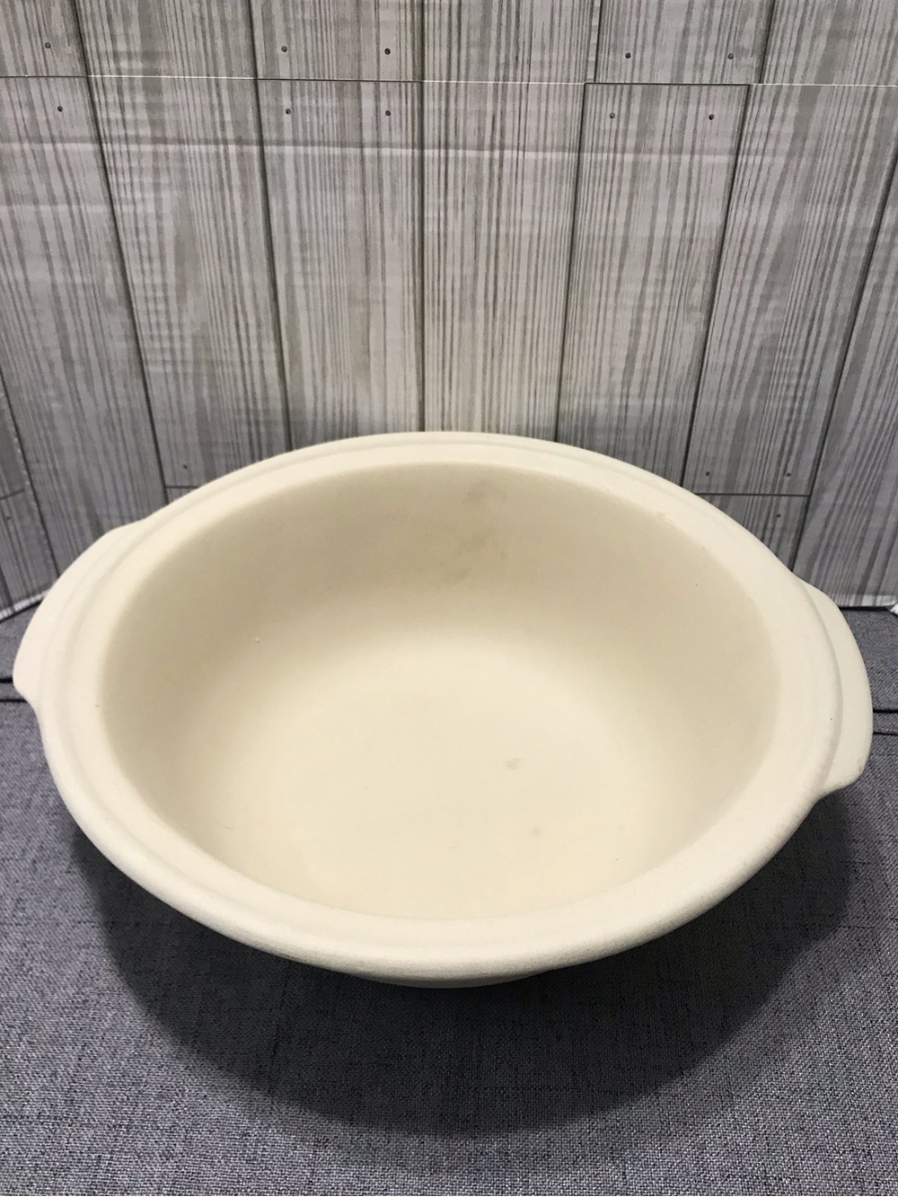 Large PamperChef Stoneware Baking Bowl